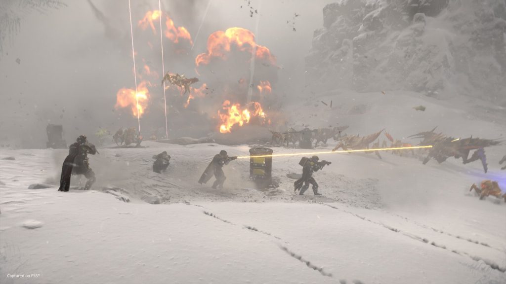 HELLDIVERS 2 squad in combat against alien forces